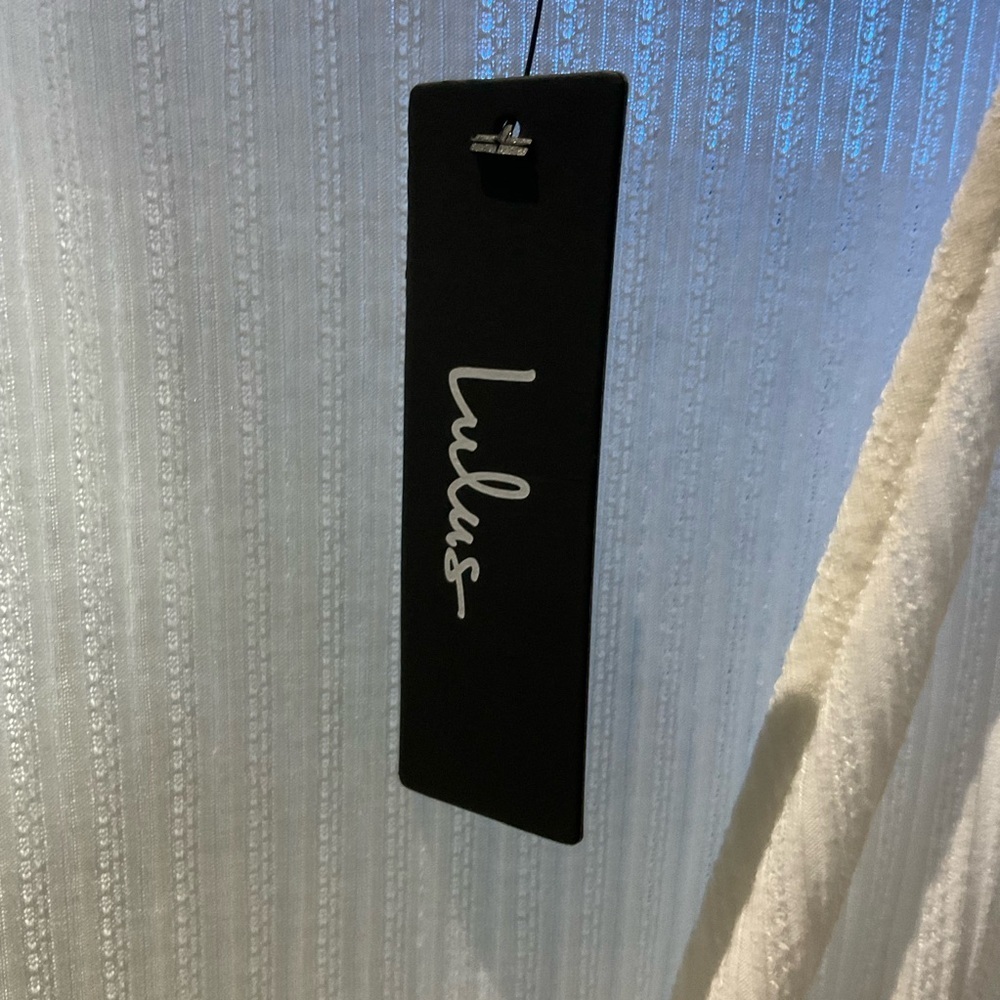 Lulu's White Textured Bodysuit - Picture 6 of 8